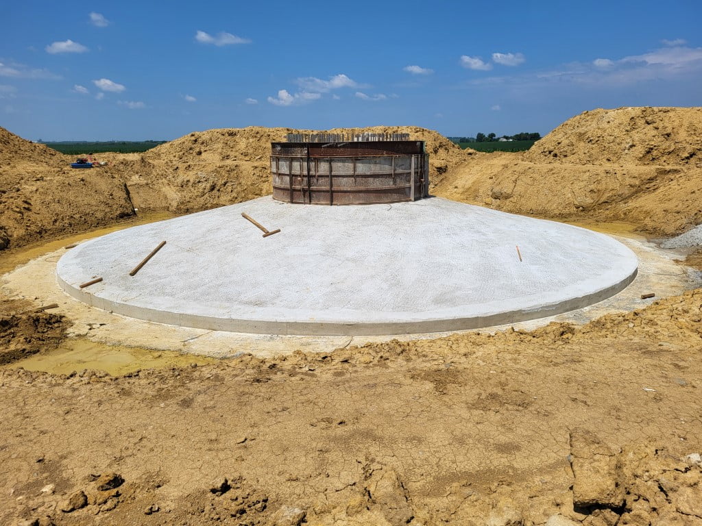 Massive concrete wind turbine base